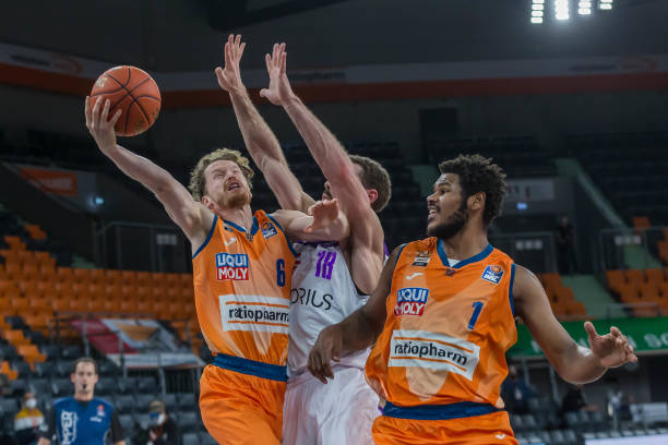 脚法盘活进 脚法盘活进